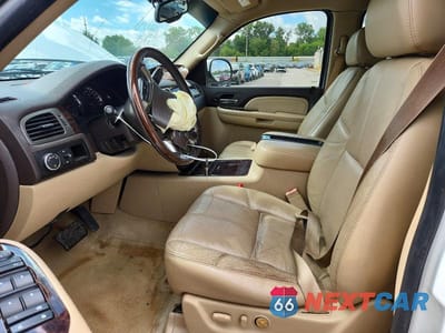 Zdjęcie 7 z 13 samochodu: 2007 GMC YUKON XL DENALI VIN:1GKFK66857J377551 - miniatura