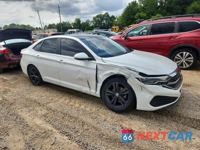 Czwarte zdjęcie samochodu z boku: 2024 VOLKSWAGEN JETTA SE VIN:3VW7M7BU0RM032868 - miniatura