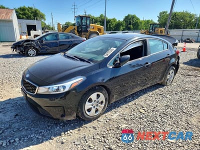 2017 KIA FORTE LX 3KPFK4A78HE135897 - główne zdjęcie licytacji z USA - miniatura