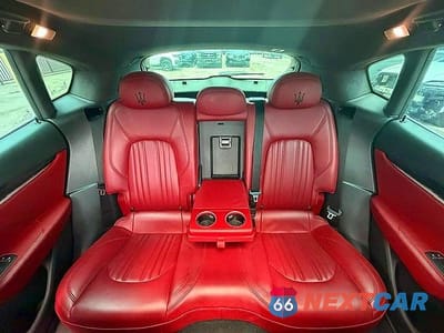 Zdjęcie 10 z 15 samochodu: 2018 MASERATI LEVANTE VIN:ZN661XUA6JX292117 - miniatura