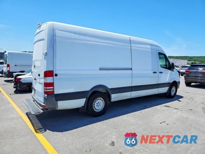 Trzecie zdjęcie samochodu z tyłu: 2015 MERCEDES-BENZ SPRINTER 2500 VIN:WD3PE8DBXFP133921 - miniatura