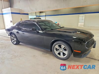 Czwarte zdjęcie samochodu z boku: 2017 DODGE CHALLENGER VIN:2C3CDZAG4HH658949 - miniatura