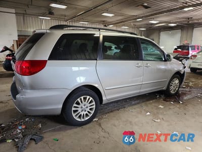 Trzecie zdjęcie samochodu z tyłu: 2010 TOYOTA SIENNA XLE VIN:5TDDK4CCXAS033790 - miniatura