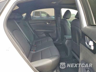 Zdjęcie 11 z 13 samochodu: 2021 KIA FORTE GT LINE VIN:3KPF34AD9ME332333 - miniatura