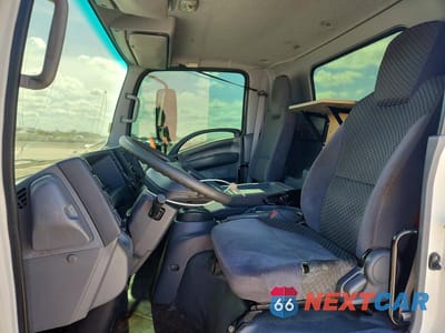 Zdjęcie 7 z 13 samochodu: 2012 ISUZU NPR HD VIN:54DC4W1B0CS805201 - miniatura