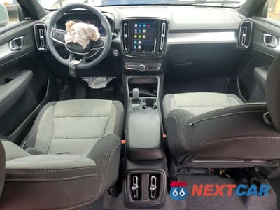 Zdjęcie 8 z 13 samochodu: 2025 VOLVO XC40 CORE VIN:YV4L12UJ9S2515754 - miniatura