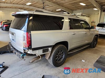 Trzecie zdjęcie samochodu z tyłu: 2016 GMC YUKON XL DENALI VIN:1GKS2HKJ9GR369926 - miniatura