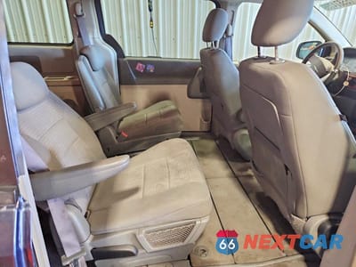 Zdjęcie 11 z 14 samochodu: 2008 CHRYSLER TOWN & COUNTRY LX VIN:2A8HR44H28R607723 - miniatura