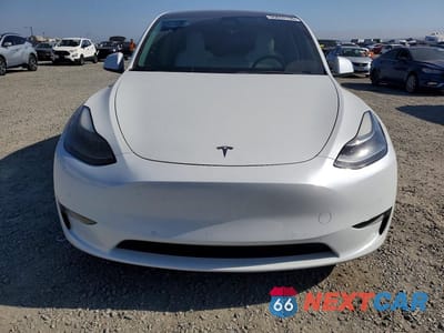 Piąte zdjęcie samochodu w środku: 2021 TESLA MODEL Y VIN:5YJYGDEF1MF219995 - miniatura