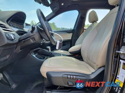 Zdjęcie 7 z 13 samochodu: 2016 BMW X1 XDRIVE28I VIN:WBXHT3C3XG5E50209 - miniatura