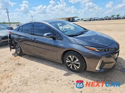 Czwarte zdjęcie samochodu z boku: 2018 TOYOTA PRIUS PRIME PLUS VIN:JTDKARFP6J3087174 - miniatura