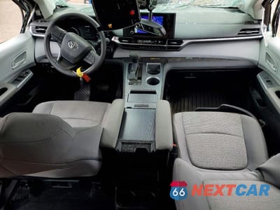 Zdjęcie 8 z 14 samochodu: 2025 TOYOTA SIENNA VIN:5TDBRKEC2SS230913 - miniatura