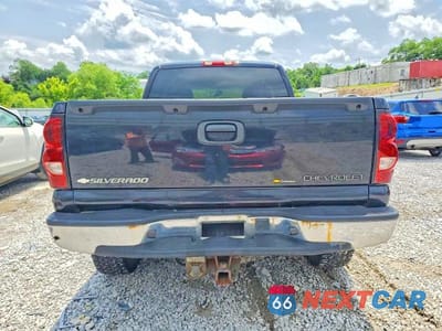 Zdjęcie 6 z 12 samochodu: 2004 CHEVROLET SILVERADO K1500 VIN:1GCEK19T64E372633 - miniatura