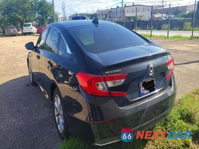 Trzecie zdjęcie samochodu z tyłu: 2019 HONDA ACCORD LX VIN:1HGCV1F15KA045082 - miniatura