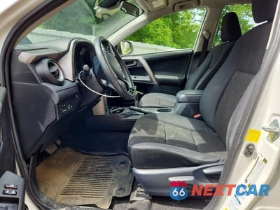 Zdjęcie 7 z 13 samochodu: 2017 TOYOTA RAV4 LE VIN:JTMBFREV8HJ710608 - miniatura