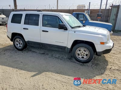 Czwarte zdjęcie samochodu z boku: 2011 JEEP PATRIOT SPORT VIN:1J4NT1GA0BD236073 - miniatura