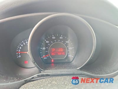 Zdjęcie 9 z 13 samochodu: 2016 KIA SOUL + VIN:KNDJP3A53G7334696 - miniatura