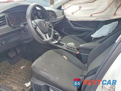 Zdjęcie 7 z 12 samochodu: 2019 VOLKSWAGEN JETTA VIN:3VWC57BU3KM015130 - miniatura