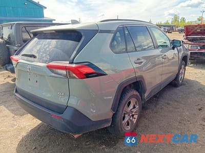 Trzecie zdjęcie samochodu z tyłu: 2023 TOYOTA RAV4 XLE VIN:2T3P1RFVXPW366962 - miniatura