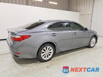 Trzecie zdjęcie samochodu z tyłu: 2013 LEXUS ES 300H VIN:JTHBW1GGXD2004601 - miniatura