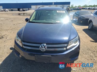 Piąte zdjęcie samochodu w środku: 2015 VOLKSWAGEN TIGUAN S VIN:WVGBV7AX8FW542415 - miniatura