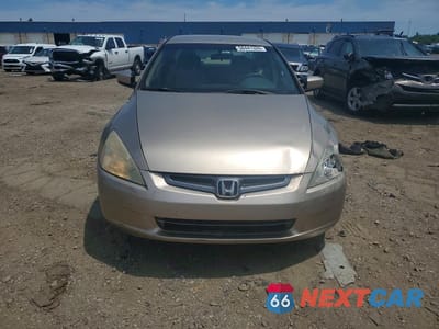 Piąte zdjęcie samochodu w środku: 2004 HONDA ACCORD LX VIN:1HGCM56344A157919 - miniatura