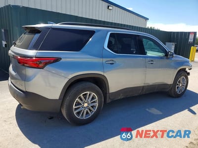 Trzecie zdjęcie samochodu z tyłu: 2023 CHEVROLET TRAVERSE LT VIN:1GNERMKW4PJ252043 - miniatura