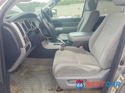 Zdjęcie 7 z 13 samochodu: 2008 TOYOTA SEQUOIA SR5 VIN:5TDBY64A98S009506 - miniatura