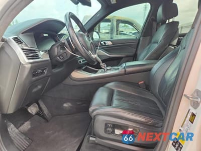 Zdjęcie 7 z 14 samochodu: 2021 BMW X7 XDRIVE40I VIN:5UXCW2C06M9F55279 - miniatura