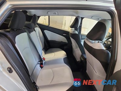 Zdjęcie 10 z 13 samochodu: 2016 TOYOTA PRIUS TWO VIN:JTDKBRFU7G3508993 - miniatura
