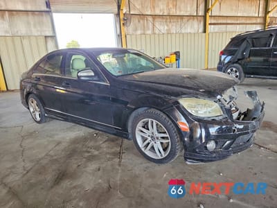 Czwarte zdjęcie samochodu z boku: 2008 MERCEDES-BENZ C 350 VIN:WDDGF56X28F032106 - miniatura