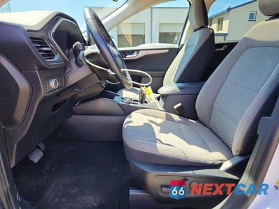 Zdjęcie 7 z 13 samochodu: 2021 FORD ESCAPE SE VIN:1FMCU9G62MUA16405 - miniatura
