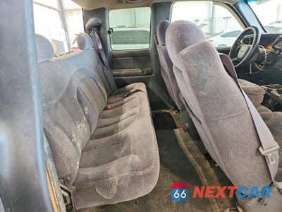 Zdjęcie 10 z 13 samochodu: 1999 GMC NEW SIERRA K1500 VIN:1GTEK19T3XE534688 - miniatura