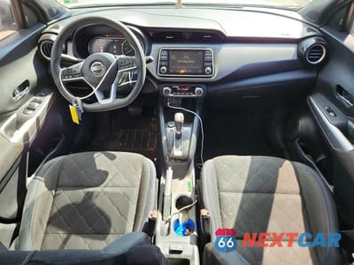 Zdjęcie 8 z 13 samochodu: 2018 NISSAN KICKS SV VIN:3N1CP5CU3JL527171 - miniatura