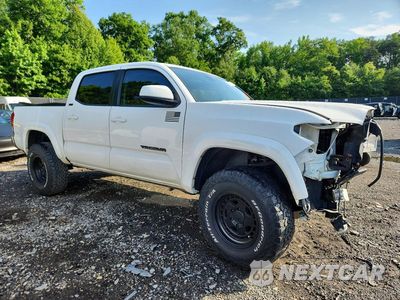 Czwarte zdjęcie samochodu z boku: 2021 TOYOTA TACOMA SR5 V6 VIN:3TYCZ5AN5MT051060 - miniatura
