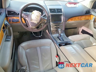 Zdjęcie 8 z 12 samochodu: 2013 LINCOLN MKX VIN:2LMDJ6JK9DBL14395 - miniatura