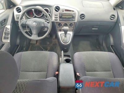 Zdjęcie 8 z 12 samochodu: 2006 TOYOTA COROLLA MATRIX XR VIN:2T1KR32E76C585117 - miniatura