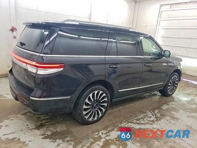 Trzecie zdjęcie samochodu z tyłu: 2024 LINCOLN NAVIGATOR BLACK LABEL VIN:5LMJJ2TG5REL11115 - miniatura
