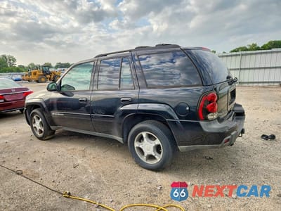 Drugie zdjęcie samochodu z przodu: 2004 CHEVROLET TRAILBLAZER LS VIN:1GNDT13S442208928 - miniatura