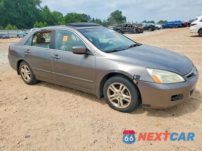Czwarte zdjęcie samochodu z boku: 2007 HONDA ACCORD EX VIN:1HGCM567X7A081145 - miniatura