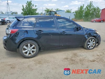 Trzecie zdjęcie samochodu z tyłu: 2010 MAZDA 3 S VIN:JM1BL1H53A1170645 - miniatura