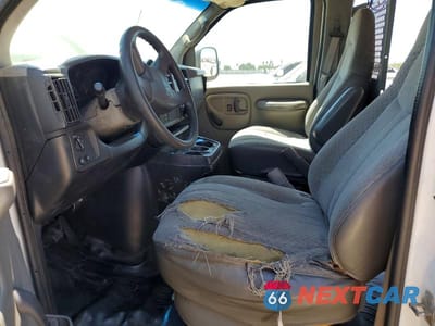 Zdjęcie 7 z 12 samochodu: 2005 CHEVROLET EXPRESS 2500 DELIVERY VAN VIN:1GCGG25V751212924 - miniatura