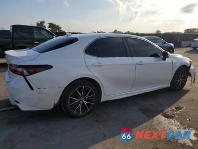 Trzecie zdjęcie samochodu z tyłu: 2022 TOYOTA CAMRY SE VIN:4T1T11AK8NU686476 - miniatura