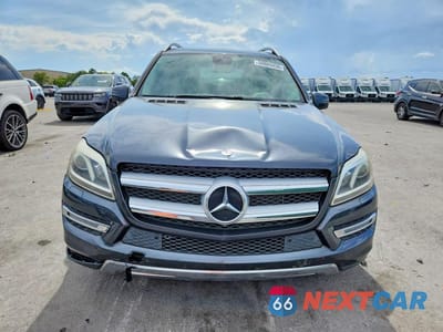 Piąte zdjęcie samochodu w środku: 2014 MERCEDES-BENZ GL 450 4MATIC VIN:4JGDF7CE8EA312743 - miniatura