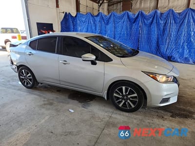 Czwarte zdjęcie samochodu z boku: 2020 NISSAN VERSA SV VIN:3N1CN8EVXLL891796 - miniatura