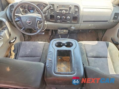Zdjęcie 8 z 12 samochodu: 2013 GMC SIERRA C2500 HEAVY DUTY VIN:1GT21ZCG2DZ329075 - miniatura