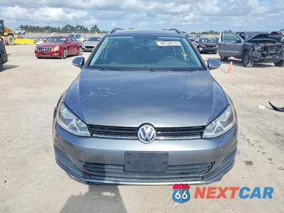 Piąte zdjęcie samochodu w środku: 2016 VOLKSWAGEN GOLF SPORTWAGEN S VIN:3VWC17AU8GM509729 - miniatura