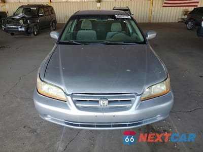 Piąte zdjęcie samochodu w środku: 2001 HONDA ACCORD LX VIN:3HGCG66591G713458 - miniatura