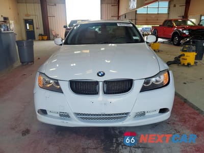 Piąte zdjęcie samochodu w środku: 2011 BMW 328 XI SULEV VIN:WBAPK5C50BA994625 - miniatura