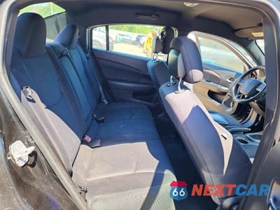 Zdjęcie 10 z 12 samochodu: 2014 CHRYSLER 200 LX VIN:1C3CCBABXEN211852 - miniatura